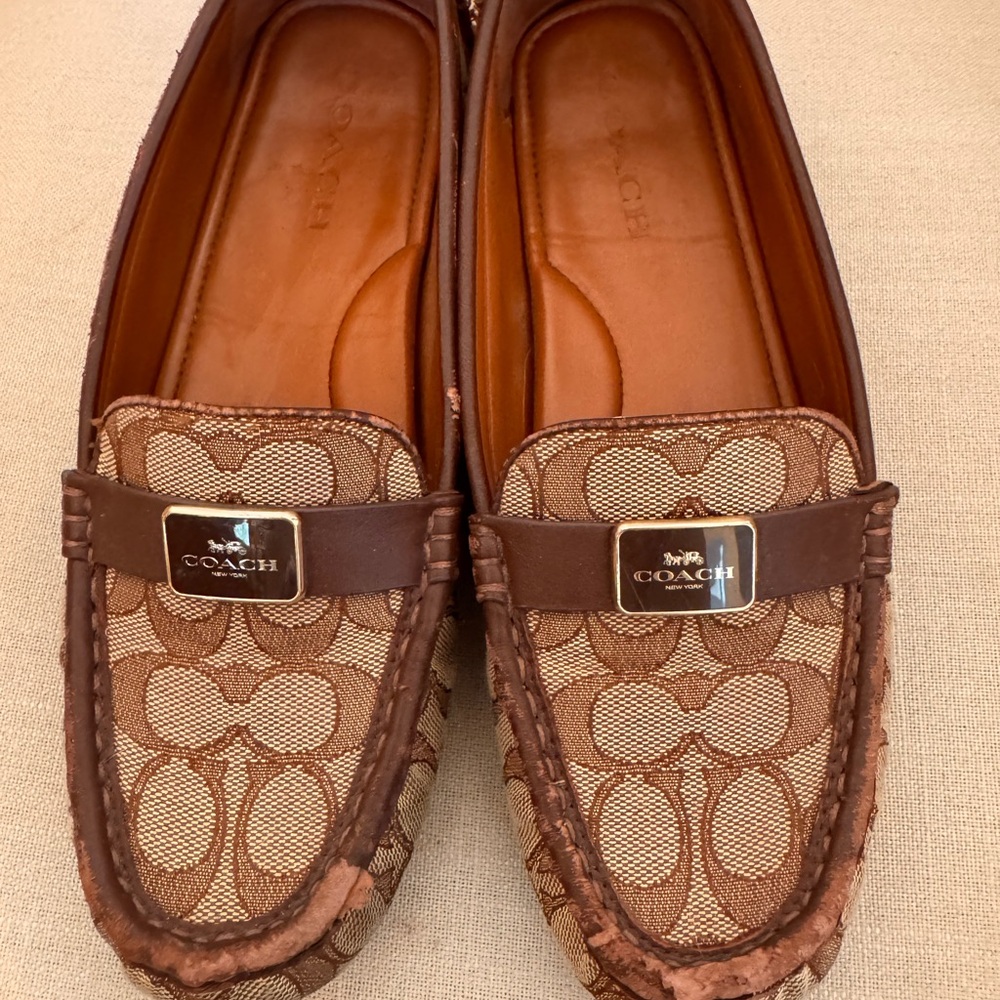 *SOLD* Coach Women’s Signature Pattern Brown Loafers